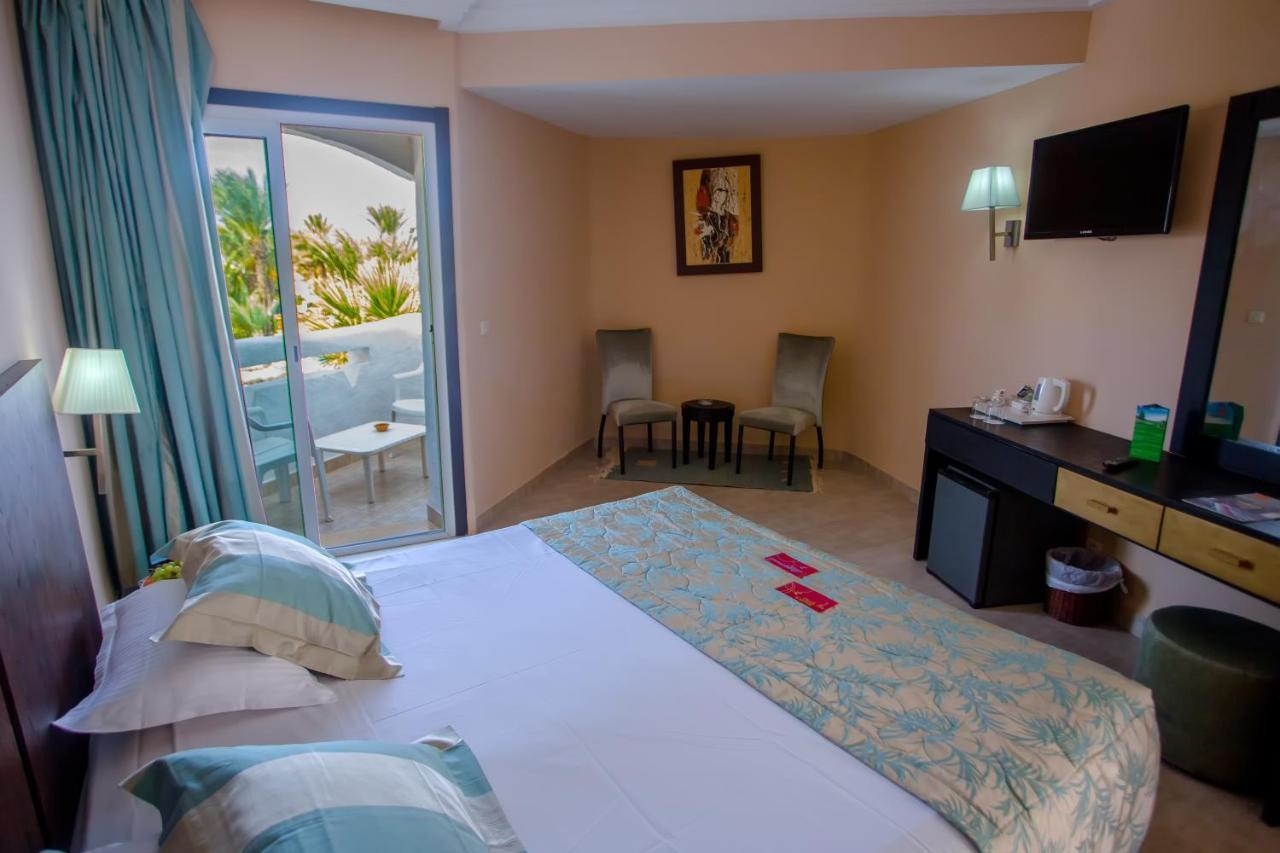 เฟียสตาบีชคลับ Hotel Mezraia ภายนอก รูปภาพ