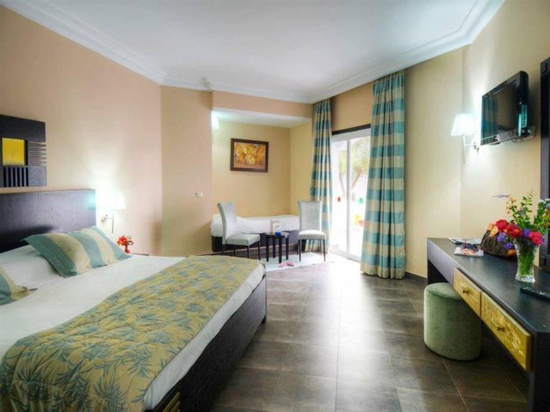 เฟียสตาบีชคลับ Hotel Mezraia ภายนอก รูปภาพ